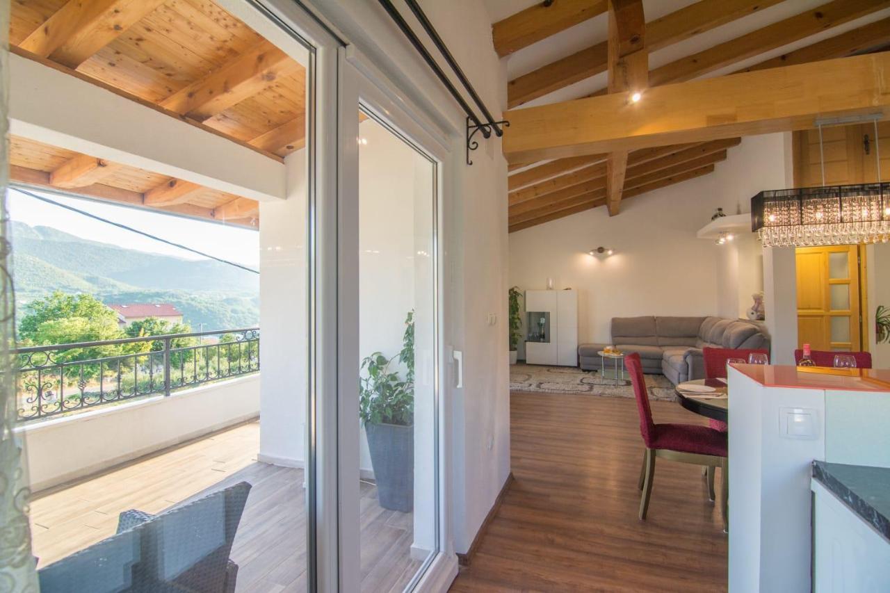 Village Holiday Apartman With Heated Pool Maslina Kostanje المظهر الخارجي الصورة