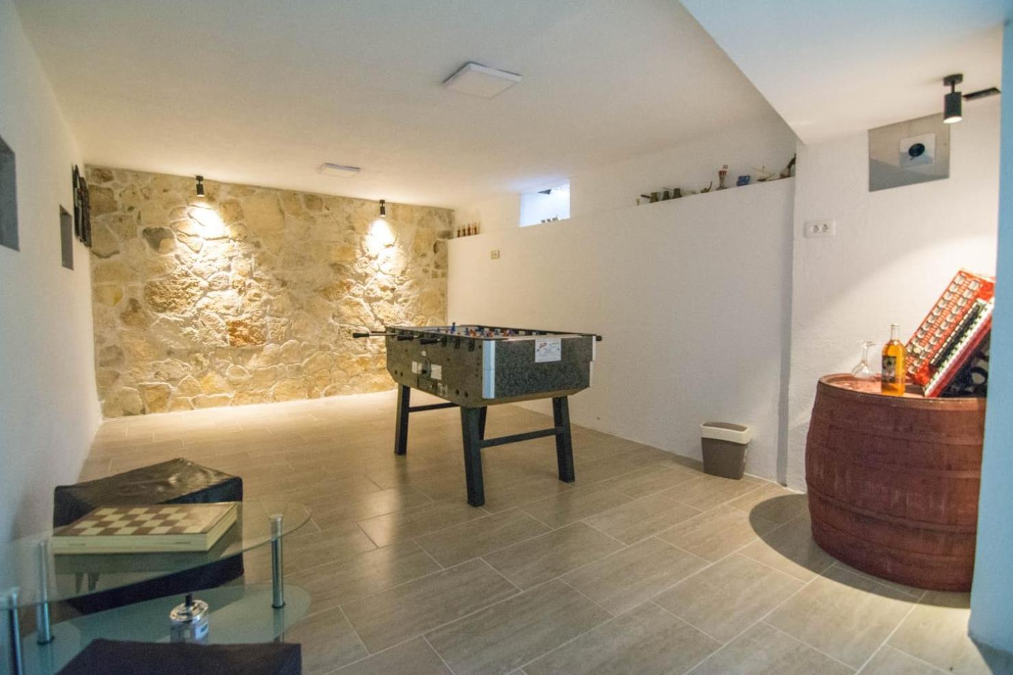 Village Holiday Apartman With Heated Pool Maslina Kostanje المظهر الخارجي الصورة